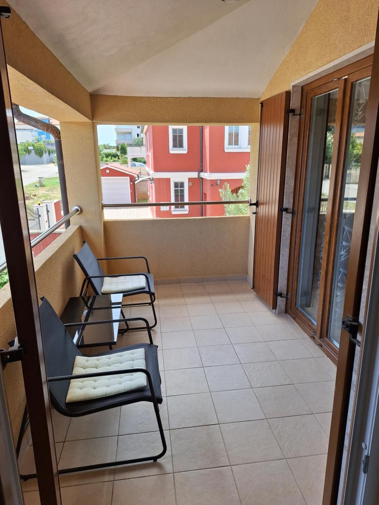 Apartment Marta Баньоле Екстериор снимка
